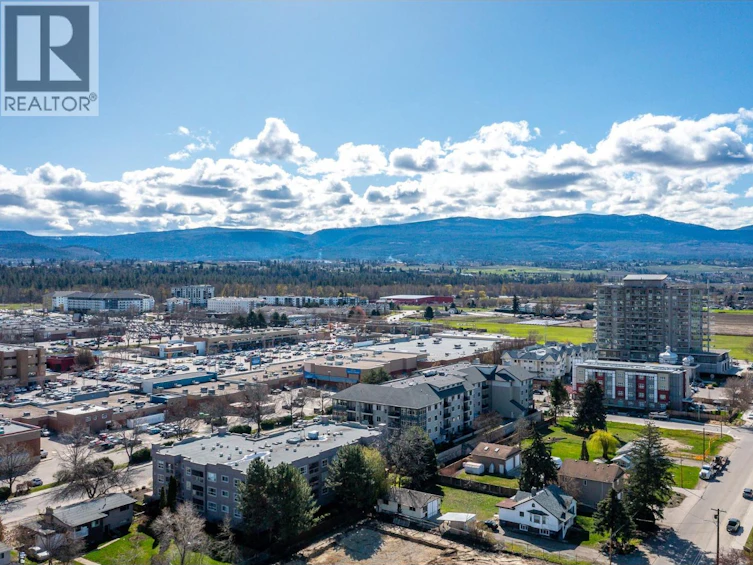 211-2142 Vasile Road, Kelowna, BC, V1Y 6H5 - 33