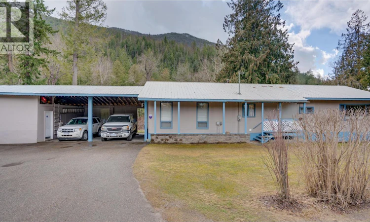 630 Enderby Mabel Lake Road
