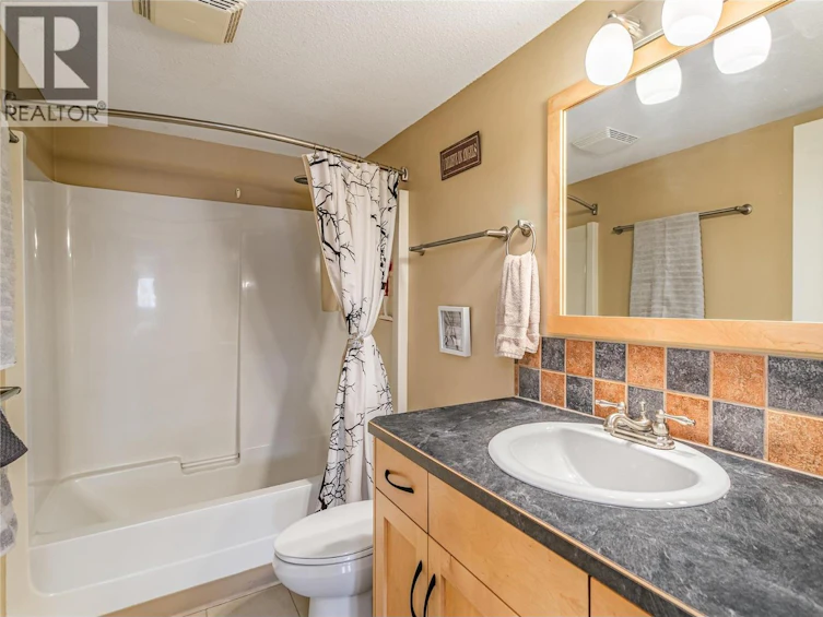 102-780 Houghton Road, Kelowna, BC, V1X 5G7 - 18
