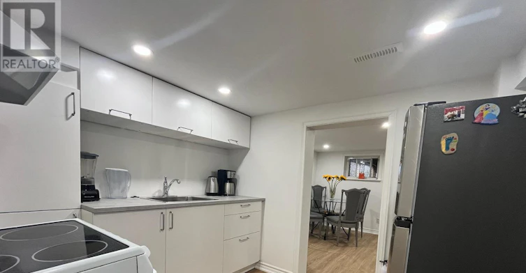BSMT-960 Briar Hill Avenue, Toronto, ON, M6B 1M3 - 5