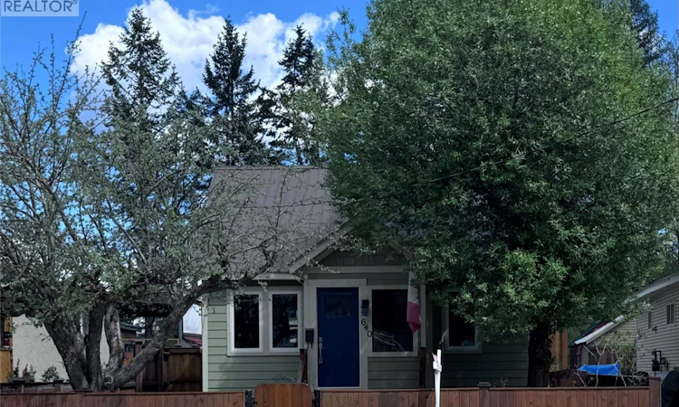 640 Wallinger Avenue