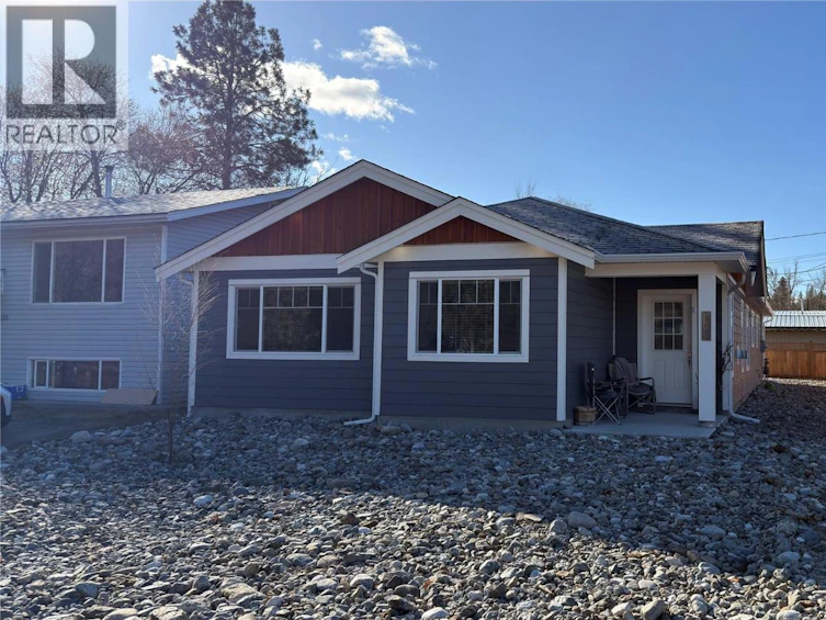 594 Sixth Avenue, Midway, BC, V0H 1M0