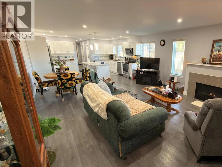 594 Sixth Avenue, Midway, BC, V0H 1M0 - 11