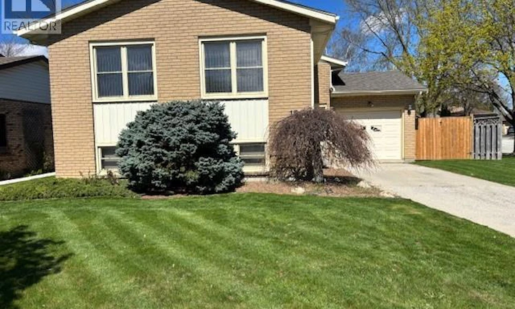 15 Monarch Drive