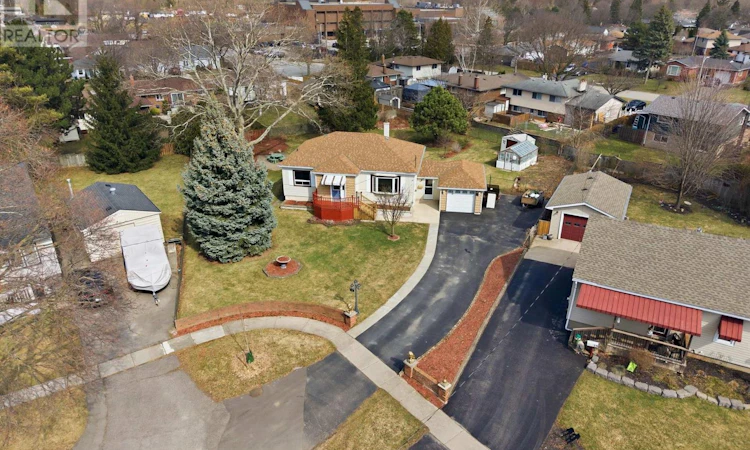 16 Grammar Avenue