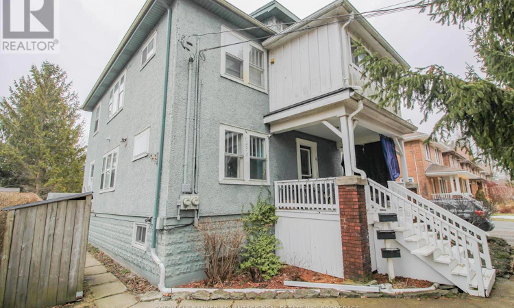 86 Adelaide Street