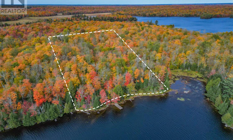 1140 Gooseneck Lake