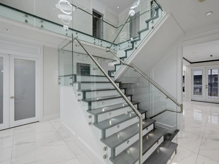 6899 Clevedon Drive, Surrey, BC, V3W 6H6 - 6