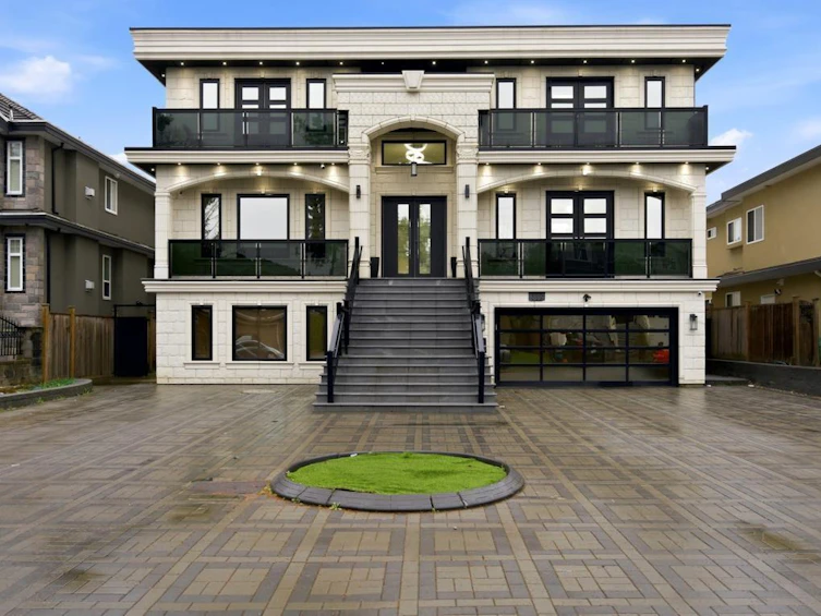 6899 Clevedon Drive, Surrey, BC, V3W 6H6