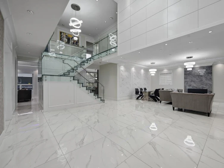 6899 Clevedon Drive, Surrey, BC, V3W 6H6 - 2