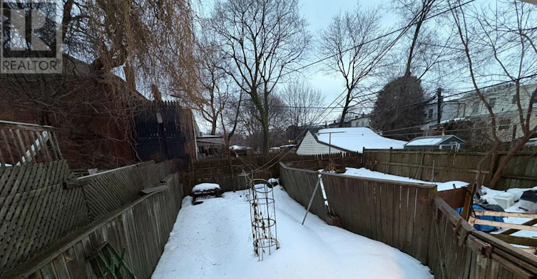 2471 Gerrard Street E, Toronto, ON, M4E 2G3 - 10