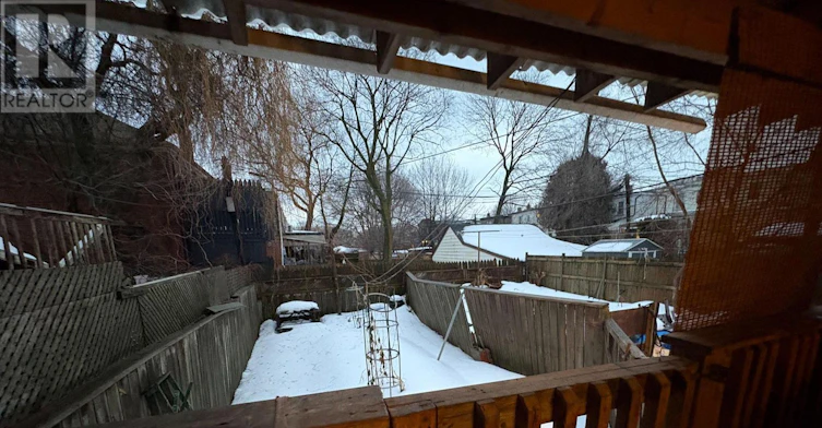 2471 Gerrard Street E, Toronto, ON, M4E 2G3 - 11
