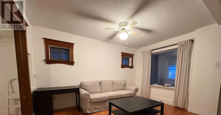 2471 Gerrard Street E, Toronto, ON, M4E 2G3 - 2