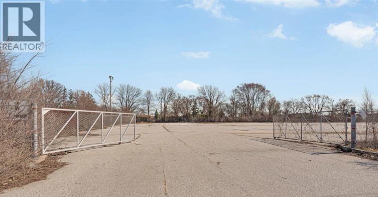 3350 Devon Drive, Windsor, ON, N8X 4L4