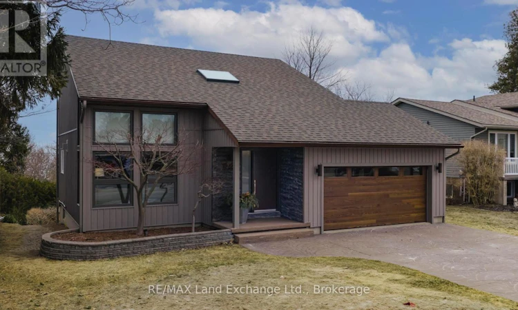 222 Penetangore Row