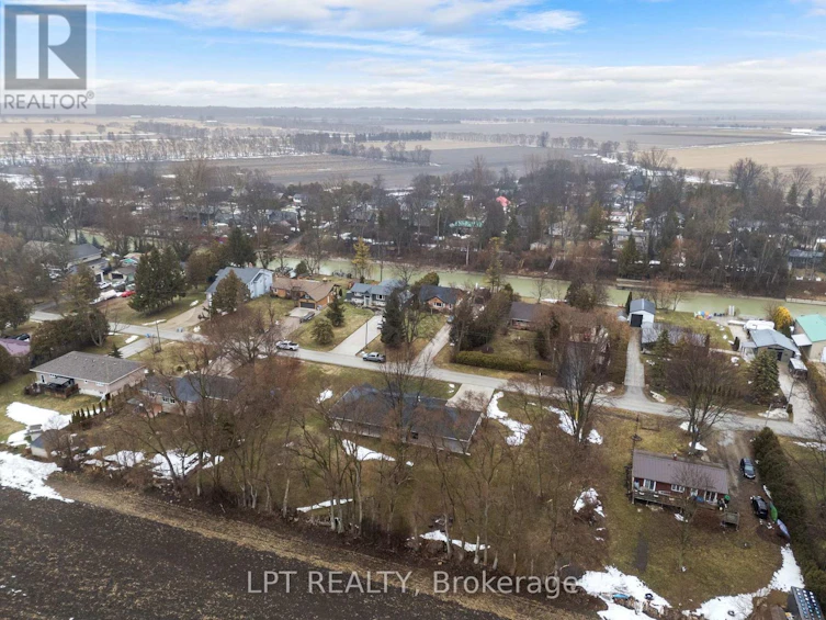8439 Lazy Lane, Lambton Shores, ON, N0M 2N0 - 35