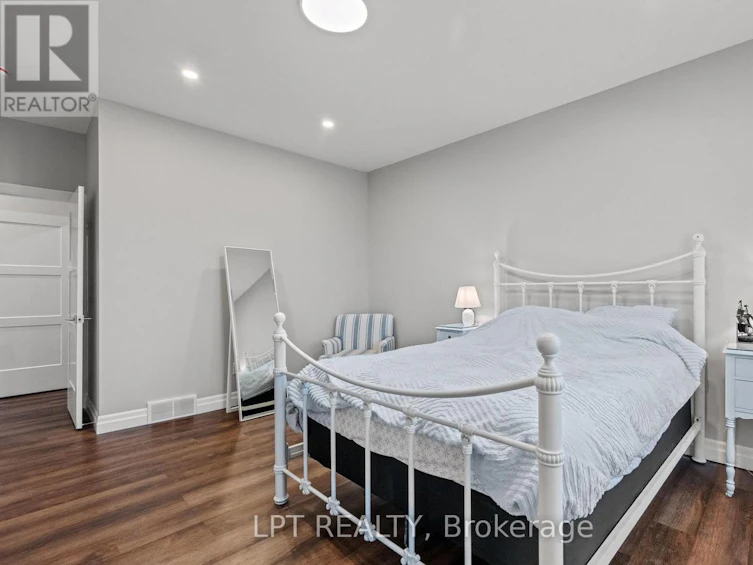 8439 Lazy Lane, Lambton Shores, ON, N0M 2N0 - 27