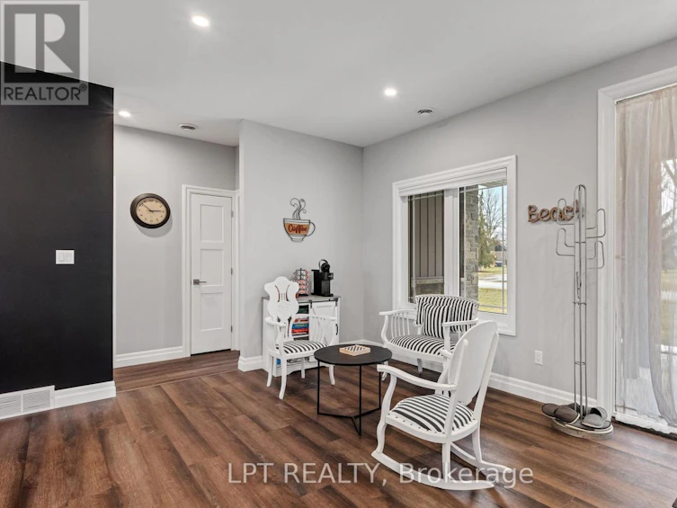 8439 Lazy Lane, Lambton Shores, ON, N0M 2N0 - 6