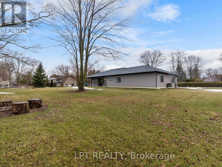 8439 Lazy Lane, Lambton Shores, ON, N0M 2N0 - 43