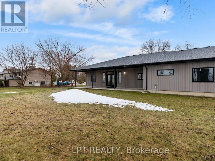 8439 Lazy Lane, Lambton Shores, ON, N0M 2N0 - 44