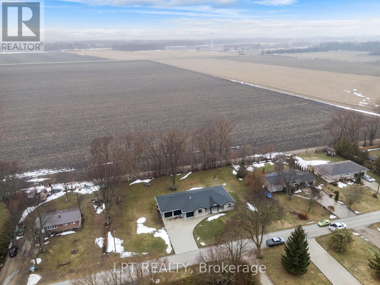 8439 Lazy Lane, Lambton Shores, ON, N0M 2N0 - 34