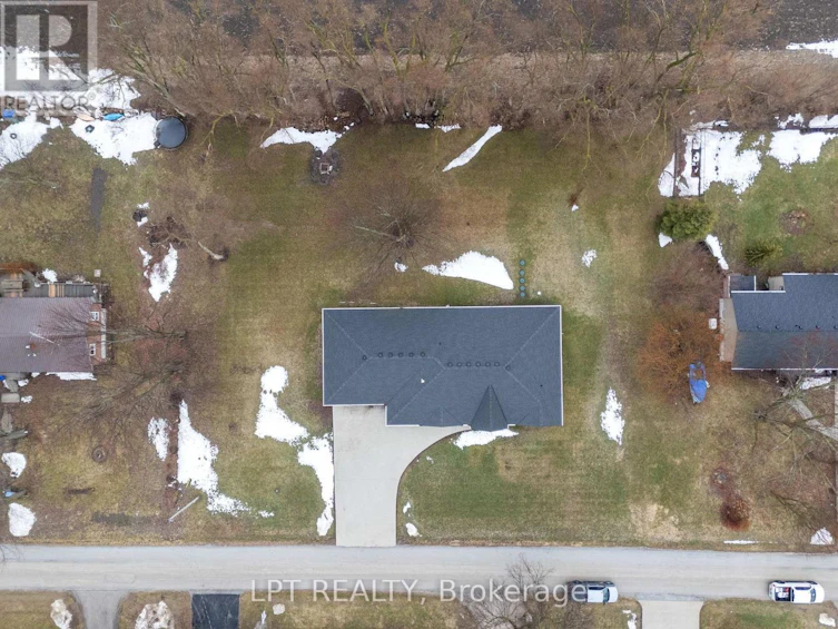 8439 Lazy Lane, Lambton Shores, ON, N0M 2N0 - 33