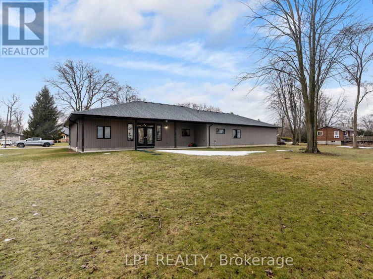 8439 Lazy Lane, Lambton Shores, ON, N0M 2N0 - 48