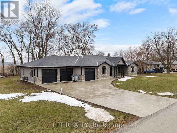 8439 Lazy Lane, Lambton Shores, ON, N0M 2N0 - 47