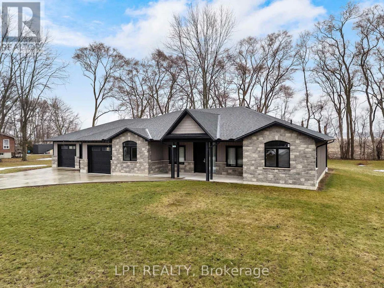 8439 Lazy Lane, Lambton Shores, ON, N0M 2N0 - 45