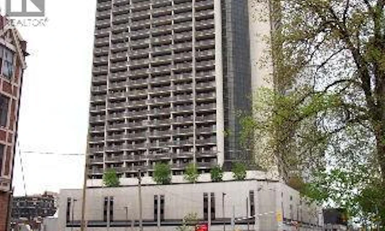 1614-150 Park Street West