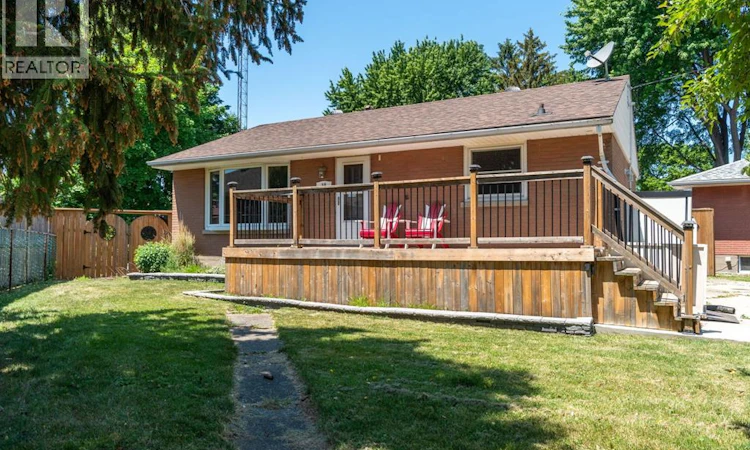 18 Tweedsmuir Avenue