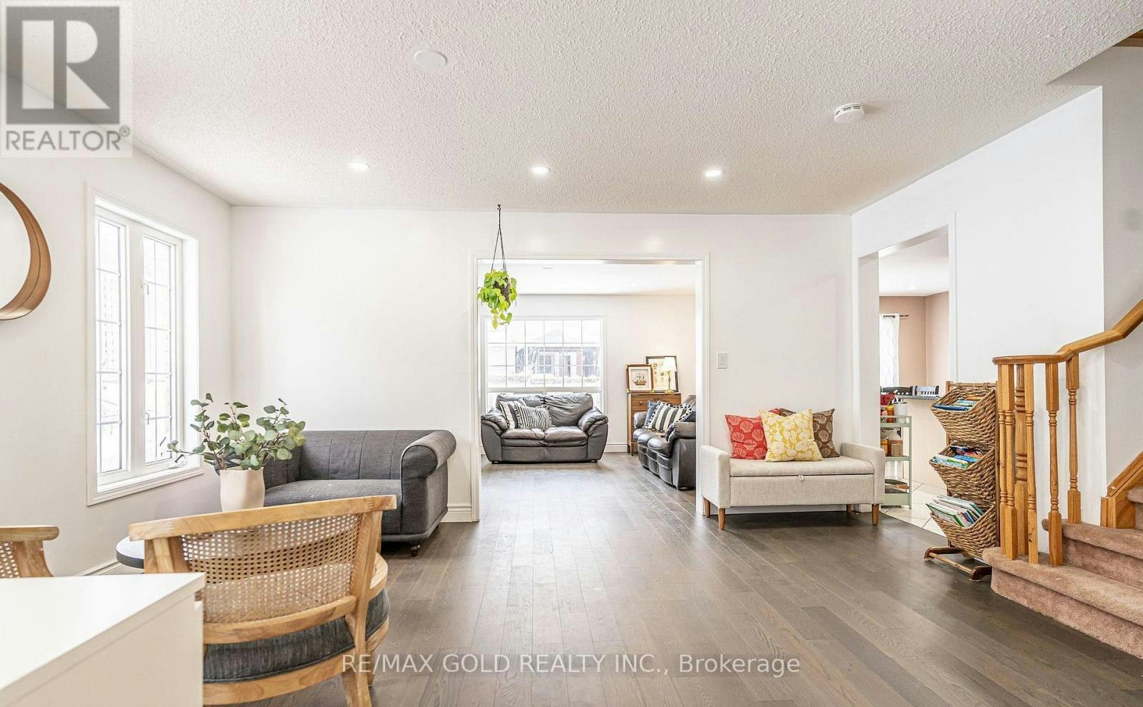 2 Zimmer Street, Brampton, ON, L6S 6L3