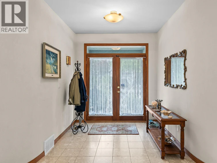 463 Carona Crescent, Kelowna, BC, V1W 3C6 - 4