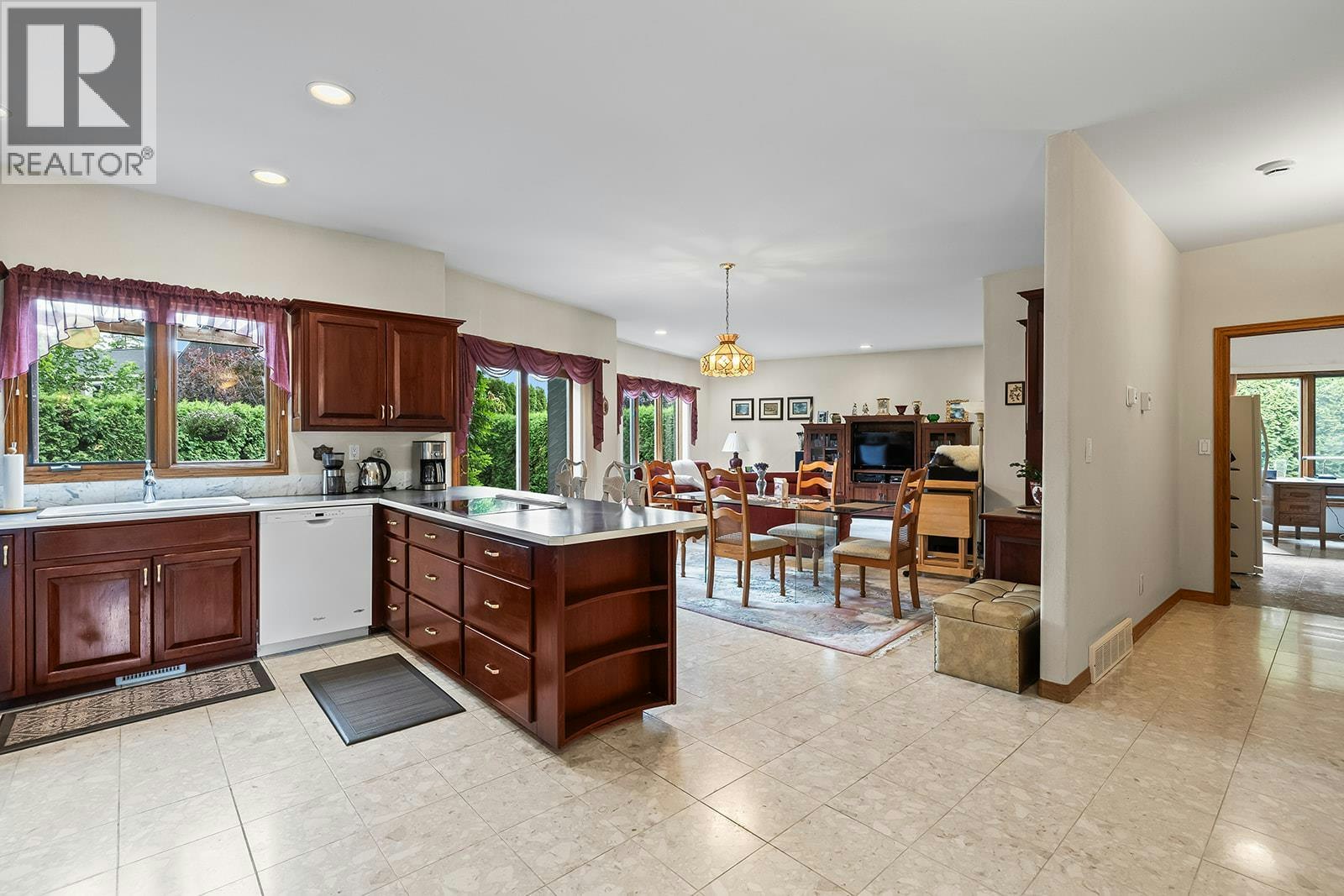 463 Carona Crescent, Kelowna, BC, V1W 3C6 - 11