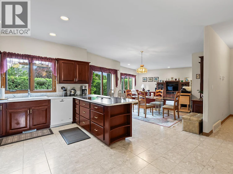 463 Carona Crescent, Kelowna, BC, V1W 3C6 - 11