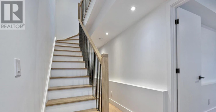 COACHHS-50A Lanark Avenue, Toronto, ON, M6C 2B4 - 2