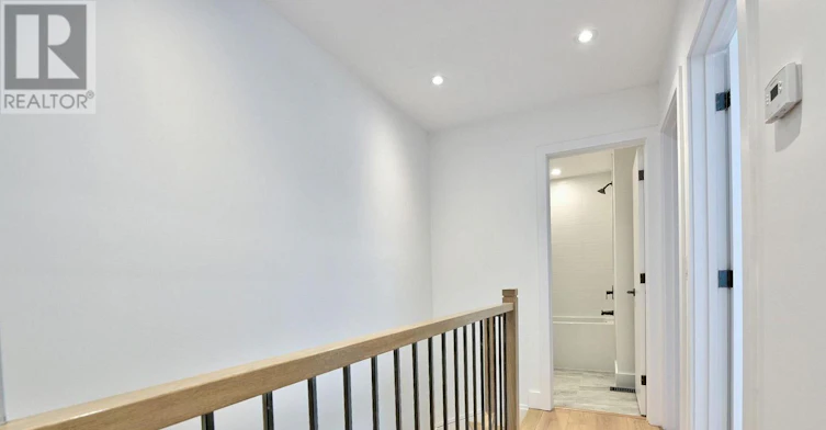 COACHHS-50A Lanark Avenue, Toronto, ON, M6C 2B4 - 4
