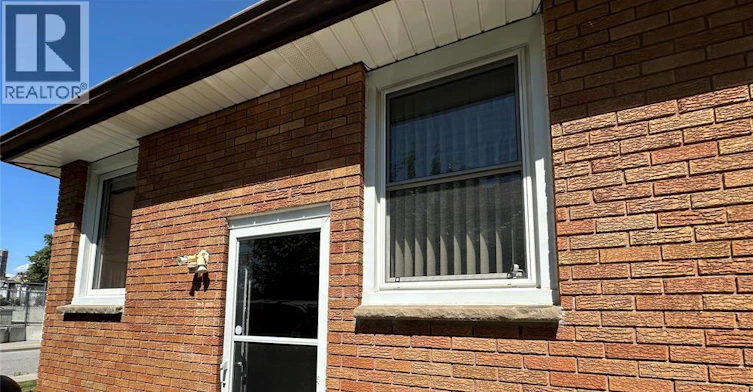 LOWER-849 Dougall Avenue, Windsor, ON, N9A 4R3 - 3
