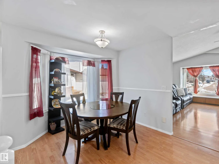 14748 33 Street NW, Edmonton, AB, T5Y 2G2 - 9