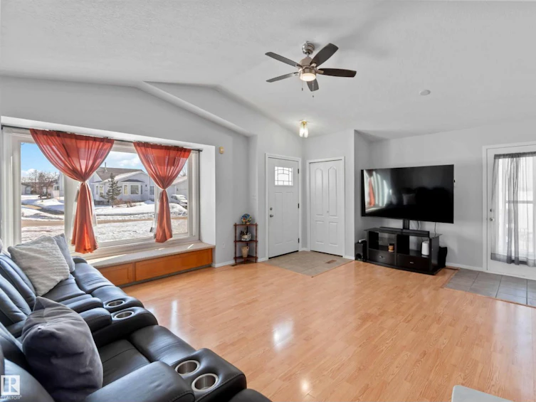 14748 33 Street NW, Edmonton, AB, T5Y 2G2 - 8