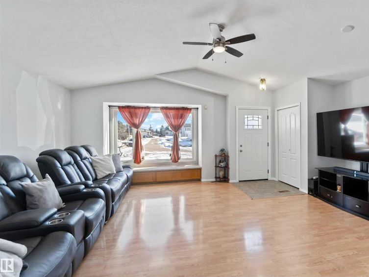 14748 33 Street NW, Edmonton, AB, T5Y 2G2 - 5
