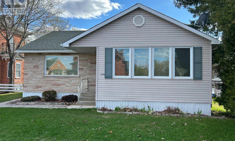 146 Elgin Street W