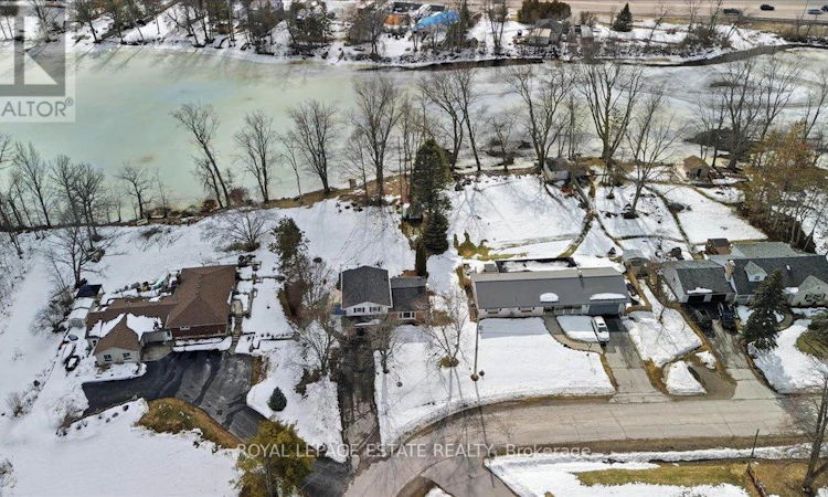 102 Greenfield Park