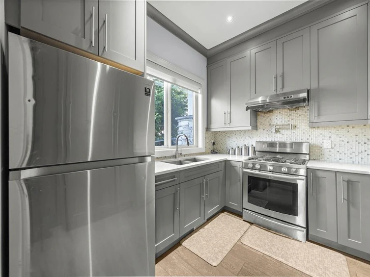 17585 Abbey Drive, Surrey, BC, V4N 4H2 - 17