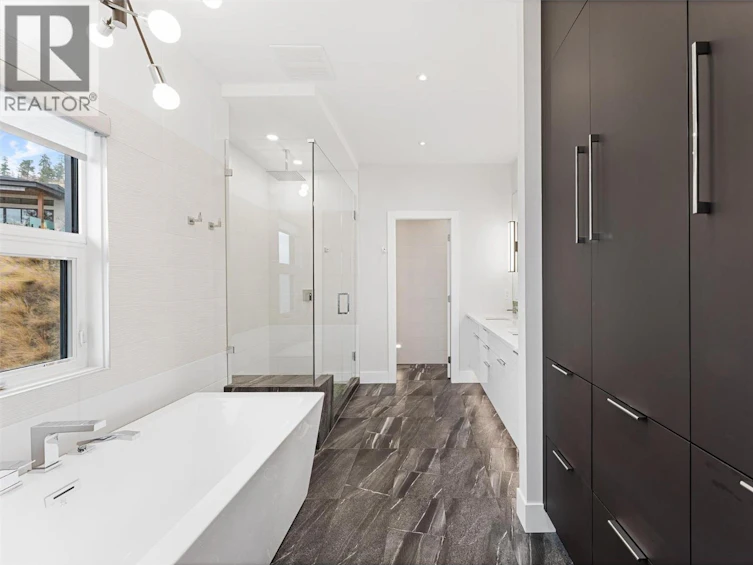 3596 Arrowroot Drive, Kelowna, BC, V1V 3G2 - 25