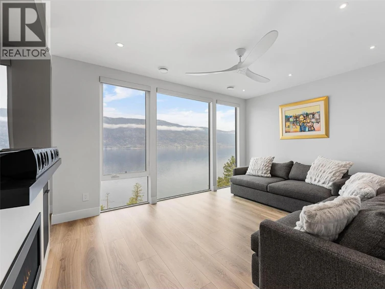 3596 Arrowroot Drive, Kelowna, BC, V1V 3G2 - 41