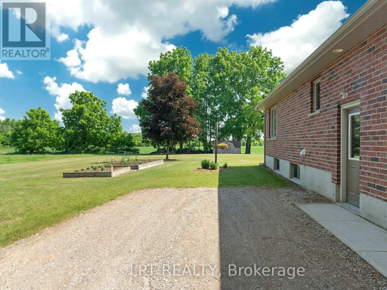 18 Durham Street, Newbury, ON, N0L 1Z0 - 4