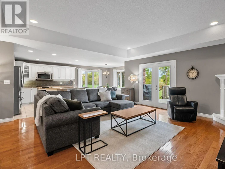 18 Durham Street, Newbury, ON, N0L 1Z0 - 9