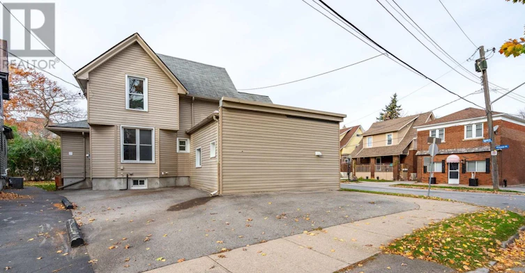 MAIN-4762 Kincaid Place, Niagara Falls, ON, L2E 1C5 - 2