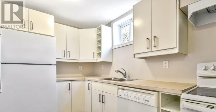 BSMT-24 Fintona Avenue, Toronto, ON, M1E 1V3 - 4